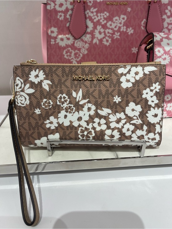 Michael Kors Handbags - MICHAEL KORS Jet Set Travel Lg Double Zip Printed Signature Logo Wristlet Wallet